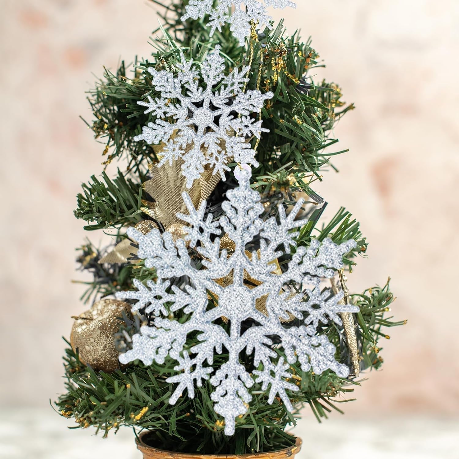 18Pcs Christmas Silver Snowflake Ornaments Plastic Glitter Snow Flakes Ornaments for Winter Christmas Tree Decorations Size Varies Craft Snowflakes