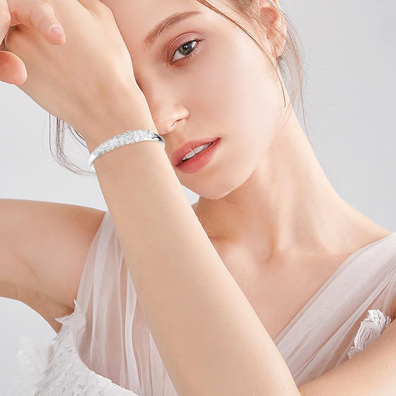 Leaf-Shaped 925 Sterling Silver Adjustable Bracelet for Women - Elegant Fashion Bangle for Birthdays, Christmas, and Thanksgiving Gifts